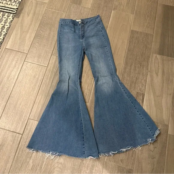 FREE PEOPLE Flare Jeans - Picture 1 of 5